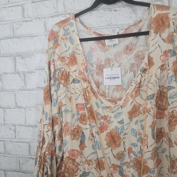 NWT Hayden long sleeve blouse - Picture 7 of 16